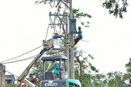 2025年7月8月行政院長卓榮泰視察嘉義市風災停電及復原情形_4