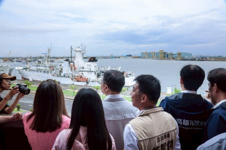 2025年7月15日行政院長卓榮泰視察高雄興達港海巡基地碼頭整建及浚深工程