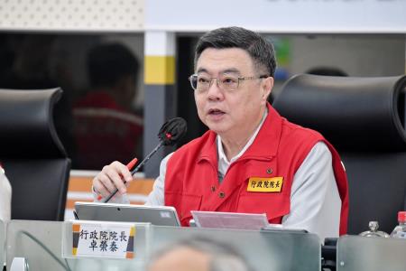 2025年7月6日行政院長卓榮泰視導丹娜絲颱風中央災害應變中心。