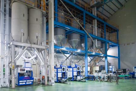2025年7月5日行政院長卓榮泰視察斗南鎮農會精米工場公糧儲備情形-8