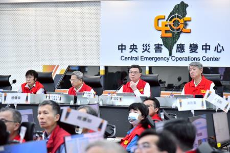 2025年8月3日行政院長卓榮泰視導0728豪雨中央災害應變中心