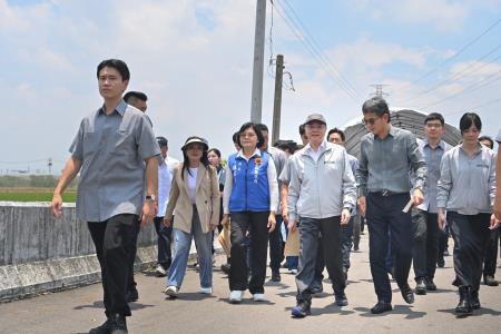 2025年7月5日行政院長卓榮泰視察雲林大埤鄉延潭大排整體治理