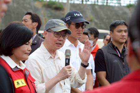 2025年7月29日行政院長卓榮泰視察雲林縣水林鄉新街排水站淹水情形排水整治 