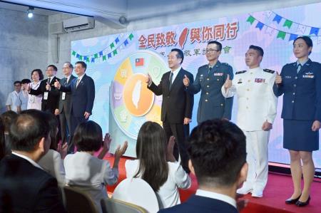 2025年8月6日行政院長卓榮泰出席「114年軍人節敬軍記者會」　共6張