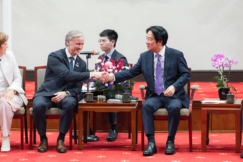 賴清德總統今（28）日下午接見「福爾摩沙俱樂部年會」暨「台歐海底電纜安全合作論壇」與會歐洲外賓