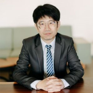 張譯文 副教授