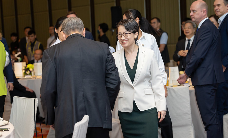 蕭美琴副總統今（20）日晚間出席「總統府全社會防衛韌性國際論壇－韌性台灣 民主永續」晚宴