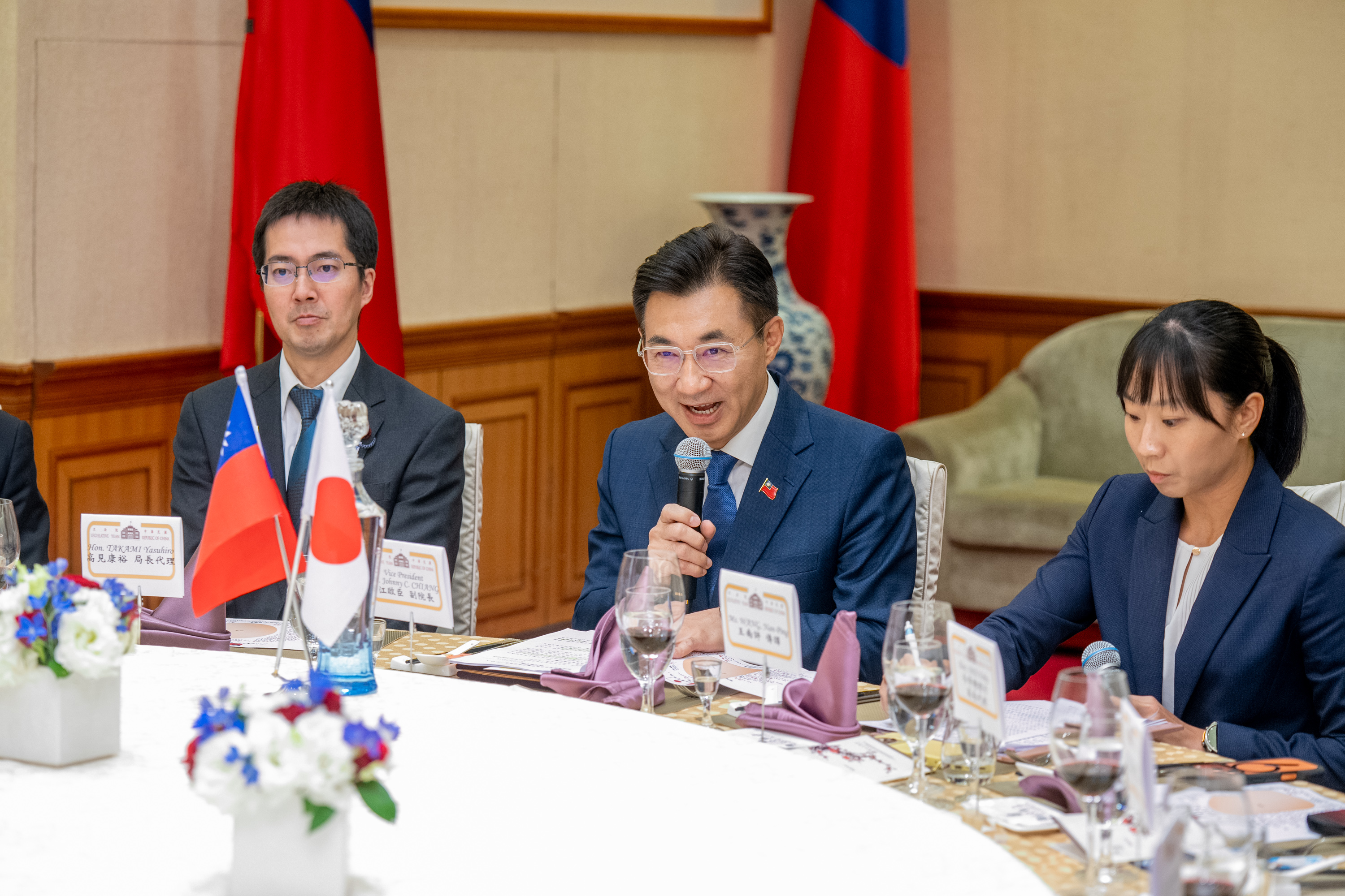 立法院接待及款宴「日本自民黨青年局」平沼正二郎局長訪團一行的圖片
