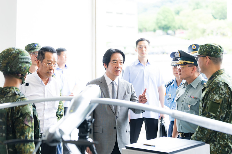 端節將屆，賴清德總統今（16）日上午前往勗勉「海軍嵩山雷達站」及「陸軍關渡指揮部」