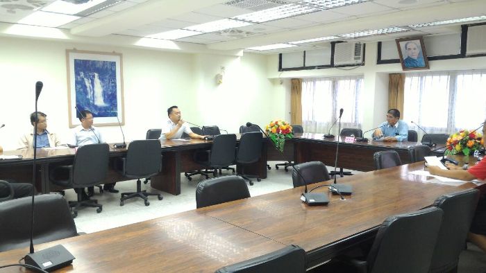 秘書長胡流宗主持縣民時間 ,縣府主辦單位到場說明 ,回應民眾陳情 實況一